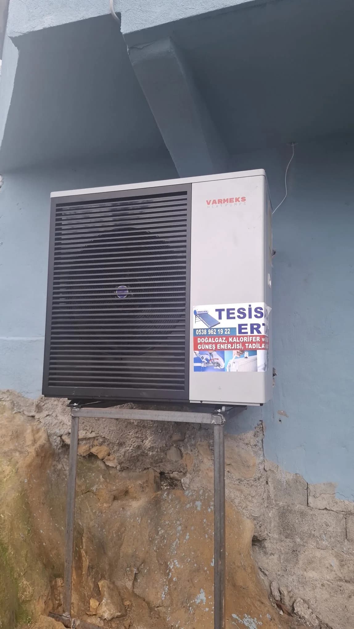Varmeks cihazı ve Tesisatçı Ertan etiketi